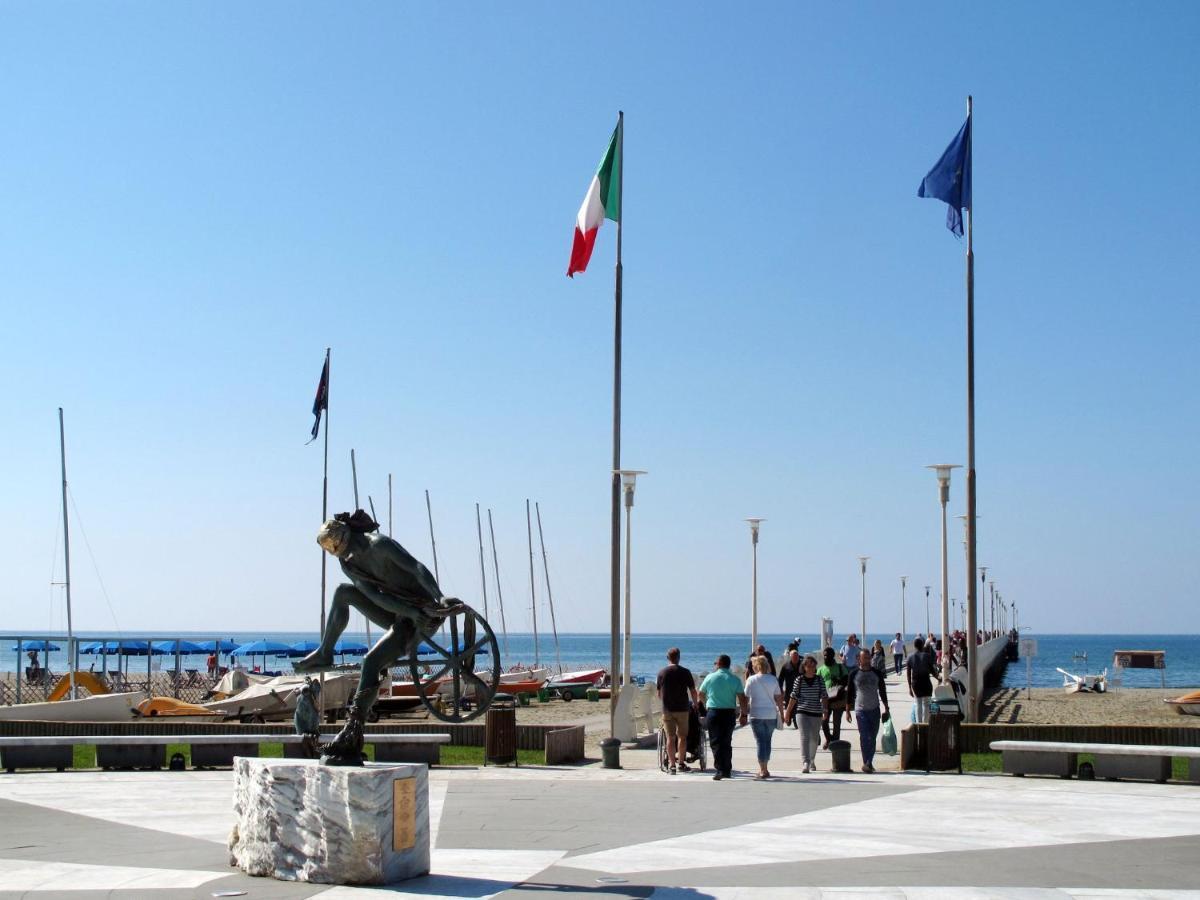 Apartment Il Litorale By Interhome Forte dei Marmi Bagian luar foto